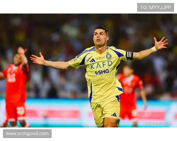 深入探索足球明星的成长历程与成就,了解他们的职业生涯与个人魅力 深入探索足球明星的成长历程与成就,了解他们的职业生涯与个人魅力